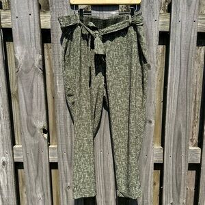 Torrid Pull-On High-Rise Crepe Pant